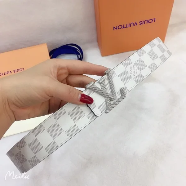 LOUIS VUITTON BELT - B0302