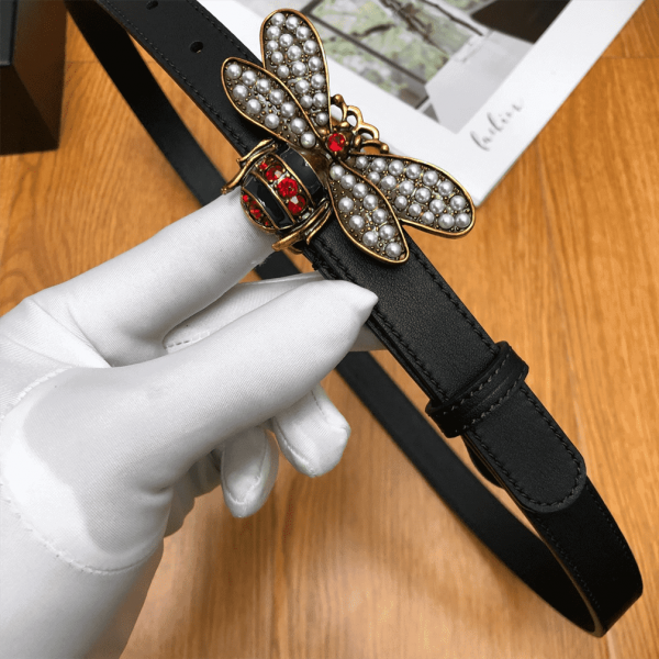 GUCCI BEE BUCKLE BELT