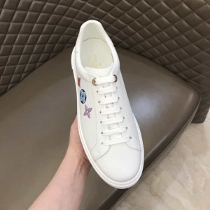 LOUIS VUITTON TIME OUT SNEAKER - LV140