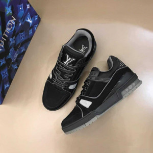 LOUIS VUITTON LV 408 TRAINERS IN SUEDE & GRAY FLANNEL - LV222