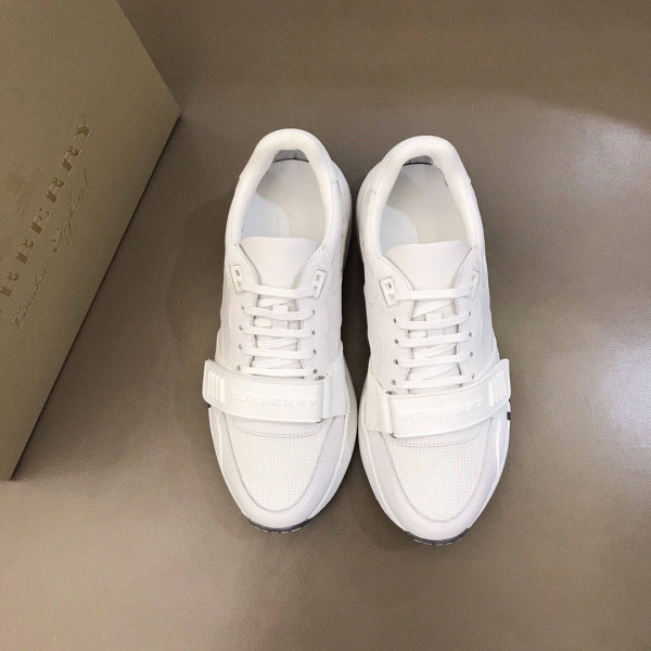 BURBERRY KINGDOM PRINT SNEAKERS IN WHITE - BBR56