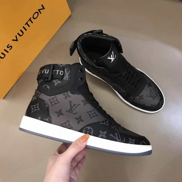 LOUIS VUITTON RIVOLI SNEAKER - LV226