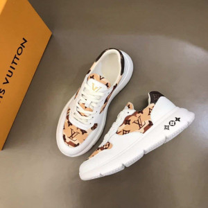 LOUIS VUITTON RUN AWAY SNEAKER - LV252