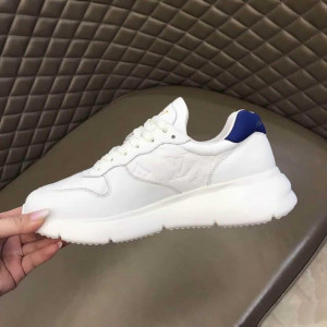 LOUIS VUITTON VUITTON RUN AWAY SNEAKER - LV290