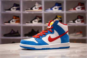 NIKE SB ZOOM DUNK HIGH PRO ISO - LIGHT PHOTO BLUE/UNIVERSITY RED - NK25