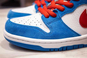 NIKE SB ZOOM DUNK HIGH PRO ISO - LIGHT PHOTO BLUE/UNIVERSITY RED - NK25