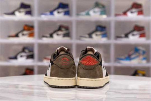 TRAVIS SCOTT X AIR JORDAN 1 LOW 'MOCHA' - NK44