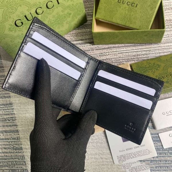 Gucci gg Embossed Wallet Black gg Embossed Leather Viscose Lining - WEG004