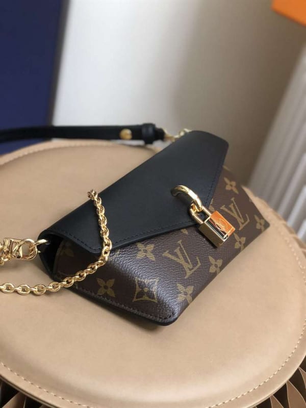 LOUIS VUITTON PADLOCK ON STRAP - WLM275