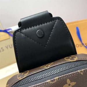 LOUIS VUITTON AVENUE SLING BAG - WLM155