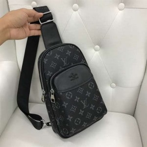 LOUIS VUITTON AVENUE SLING BAG - WLM223