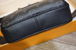 LOUIS VUITTON OUTDOOR BUMBAG - WLM209