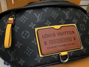 LOUIS VUITTON DISCOVERY BUMBAG - WLM194