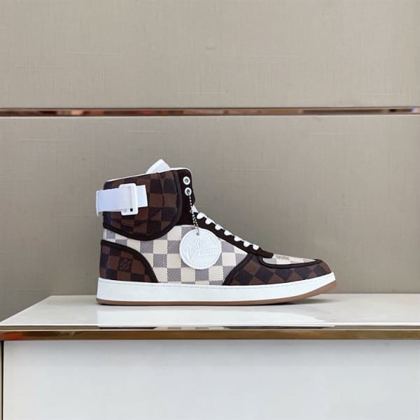 Louis Vuitton High Top Sneaker - Lsvt115