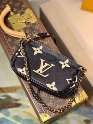 LOUIS VUITTON MULTI POCHETTE ACCESSOIRES - WLM255