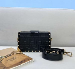 FENDI BAGUETTE TRUNK MINI - WFB013