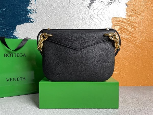 BOTTEGA VENETA WONMEN'S MOUNT IN BLACK - WBV14