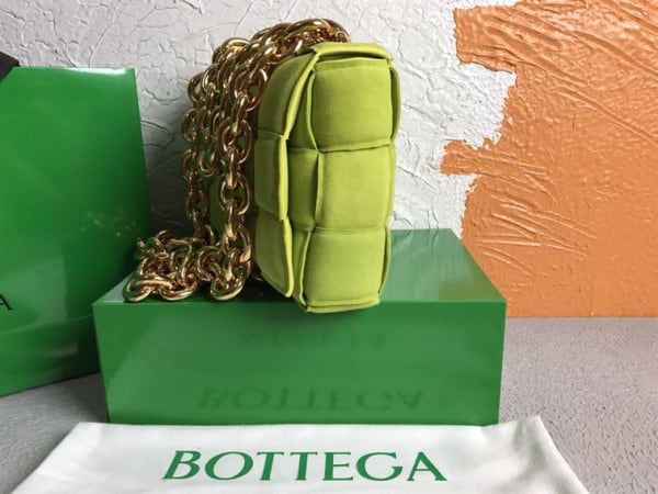 BOTTEGA VENETA WOMEN'S CHAIN CASSETTE IN KIWI - WBV02