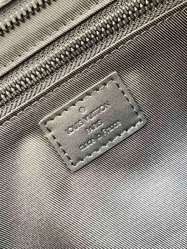 LOUIS VUITTON SAC PLAT HORIZONTAL ZIPPE - WLM101