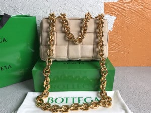 BOTTEGA VENETA WOMEN'S CHAIN CASSETTE IN PORRIDGE - WBV01