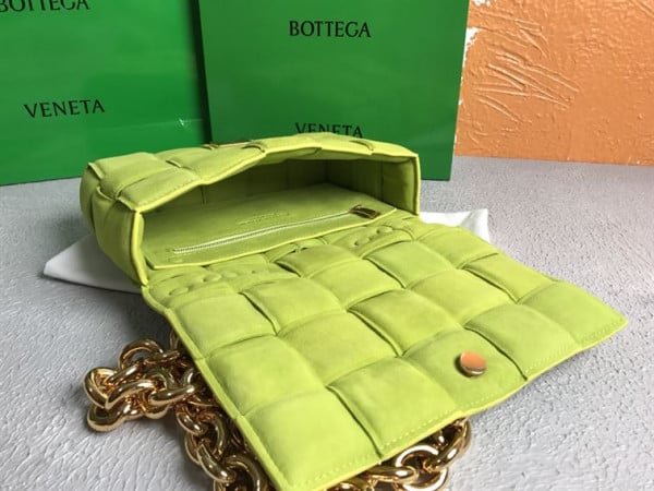 BOTTEGA VENETA WOMEN'S CHAIN CASSETTE IN KIWI - WBV02