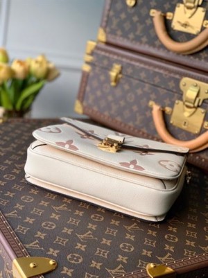 LOUIS VUITTON POCHETTE MÉTIS - WLM330