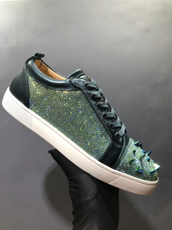 CHRISTIAN LOUBOUTIN LOW TOP SNEAKER - CL104