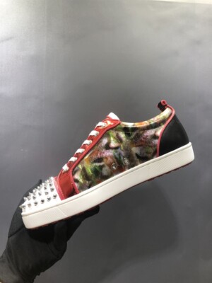 CHRISTIAN LOUBOUTIN LOW TOP SNEAKER - CL86