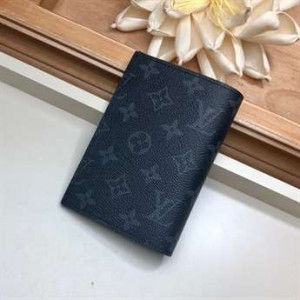 LOUIS VUITTON PASSPORT COVER - WLM115