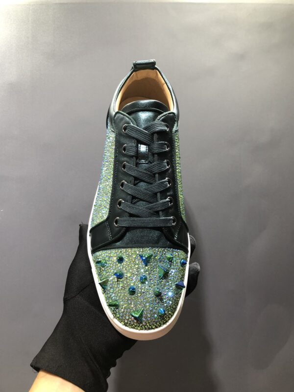 CHRISTIAN LOUBOUTIN LOW TOP SNEAKER - CL104