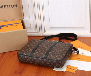 LOUIS VUITTON PORTE-DOCUMENTS VOYAGE PM - WLM218