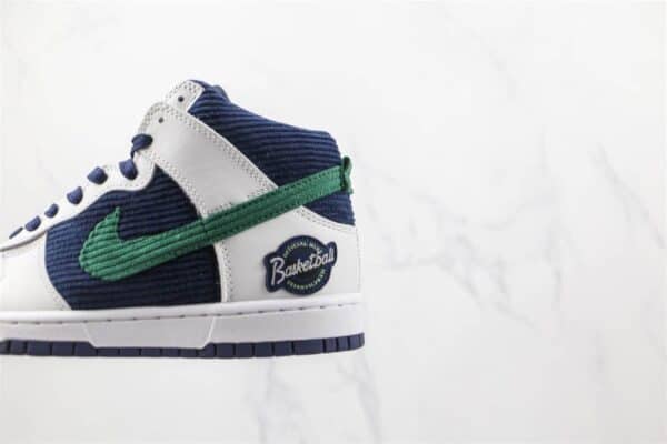 NIKE DUNK HIGH SPORTS SPECIALTIES SNEAKER - NK69