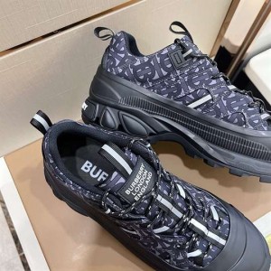 BURBERRY ARTHUR SNEAKERS - BBR0102