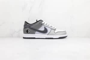 NIKE SB DUNK LOW LUNAR ECLIPSE EAST - NK78