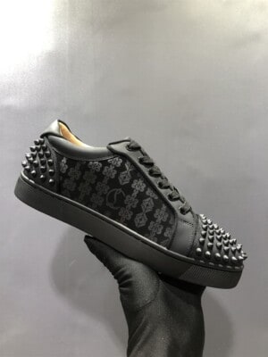 CHRISTIAN LOUBOUTIN LOW TOP SNEAKER - CL92