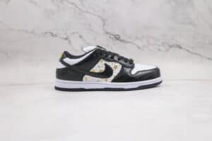 SUPREME X NIKE SB DUNK LOW - NK91