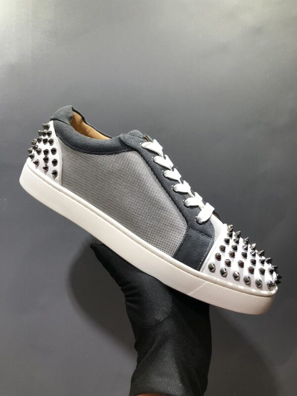 CHRISTIAN LOUBOUTIN LOW TOP SNEAKER - CL103