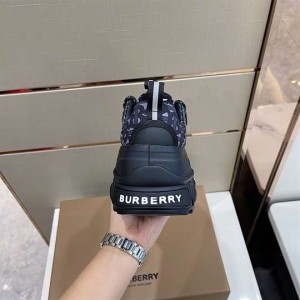 BURBERRY ARTHUR SNEAKERS - BBR0102