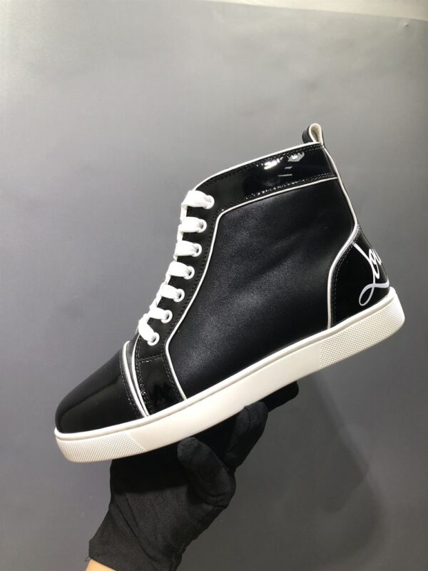 CHRISTIAN LOUBOUTIN HIGH TOP SNEAKER - CL110