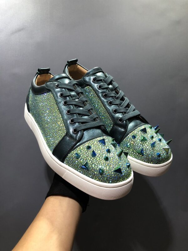 CHRISTIAN LOUBOUTIN LOW TOP SNEAKER - CL104