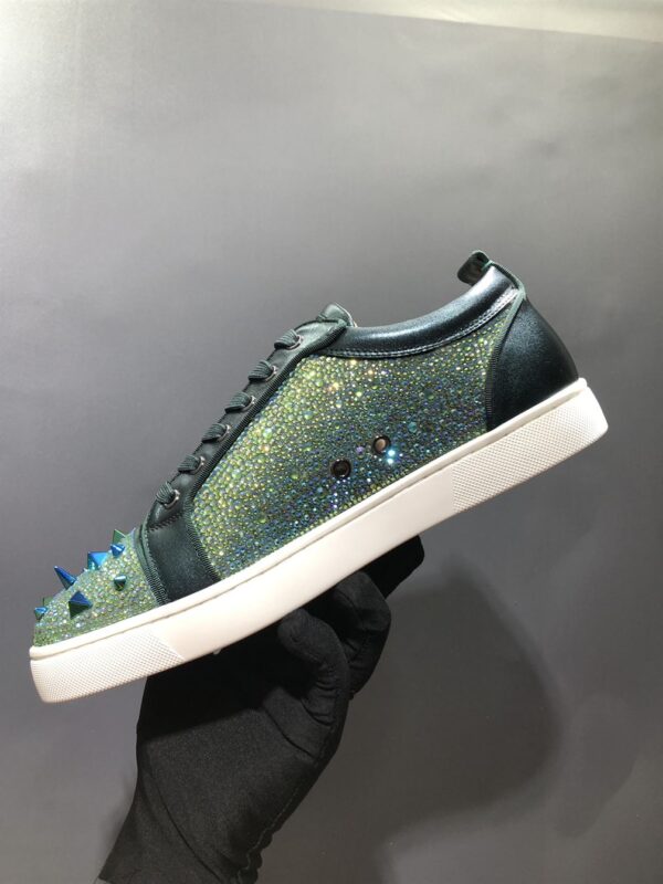 CHRISTIAN LOUBOUTIN LOW TOP SNEAKER - CL104