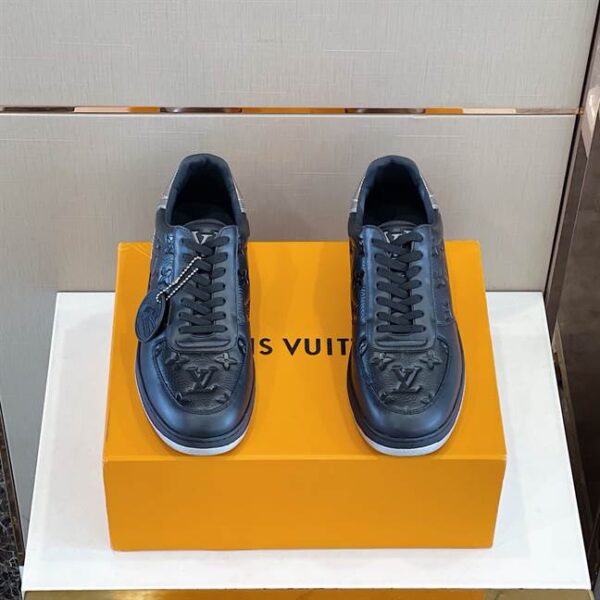 LOUIS VUITTON RIVOLI SNEAKER - LSVT139