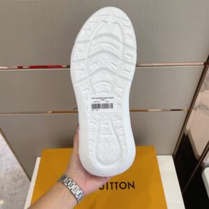 LOUIS VUITTON SHOW UP SNEAKER – LSVT224