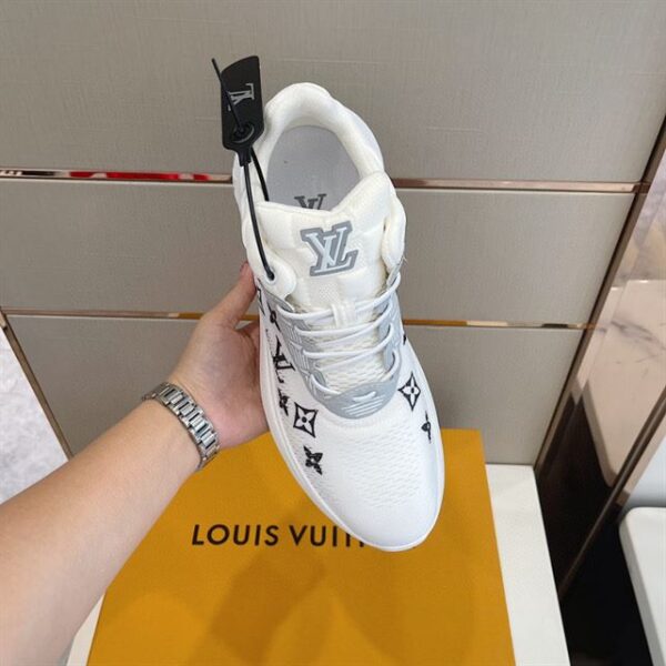 LOUIS VUITTON SHOW UP SNEAKER – LSVT225