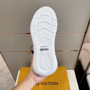 LOUIS VUITTON SHOW UP SNEAKER – LSVT226