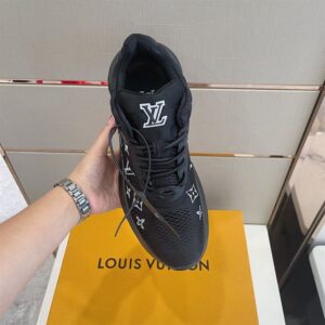 LOUIS VUITTON SHOW UP SNEAKER – LSVT227