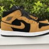 Air Jordan 1 Mid - AJH031