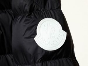 Moncler Coat - MC050