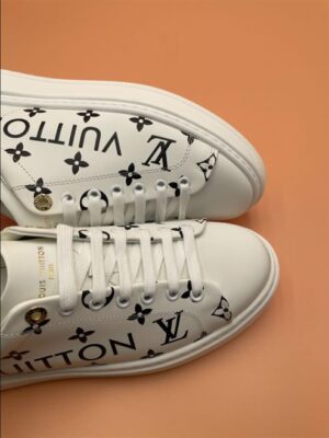 LOUIS VUITTON TIME OUT SNEAKER – LSVT268