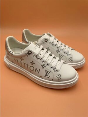 LOUIS VUITTON TIME OUT SNEAKER – LSVT270